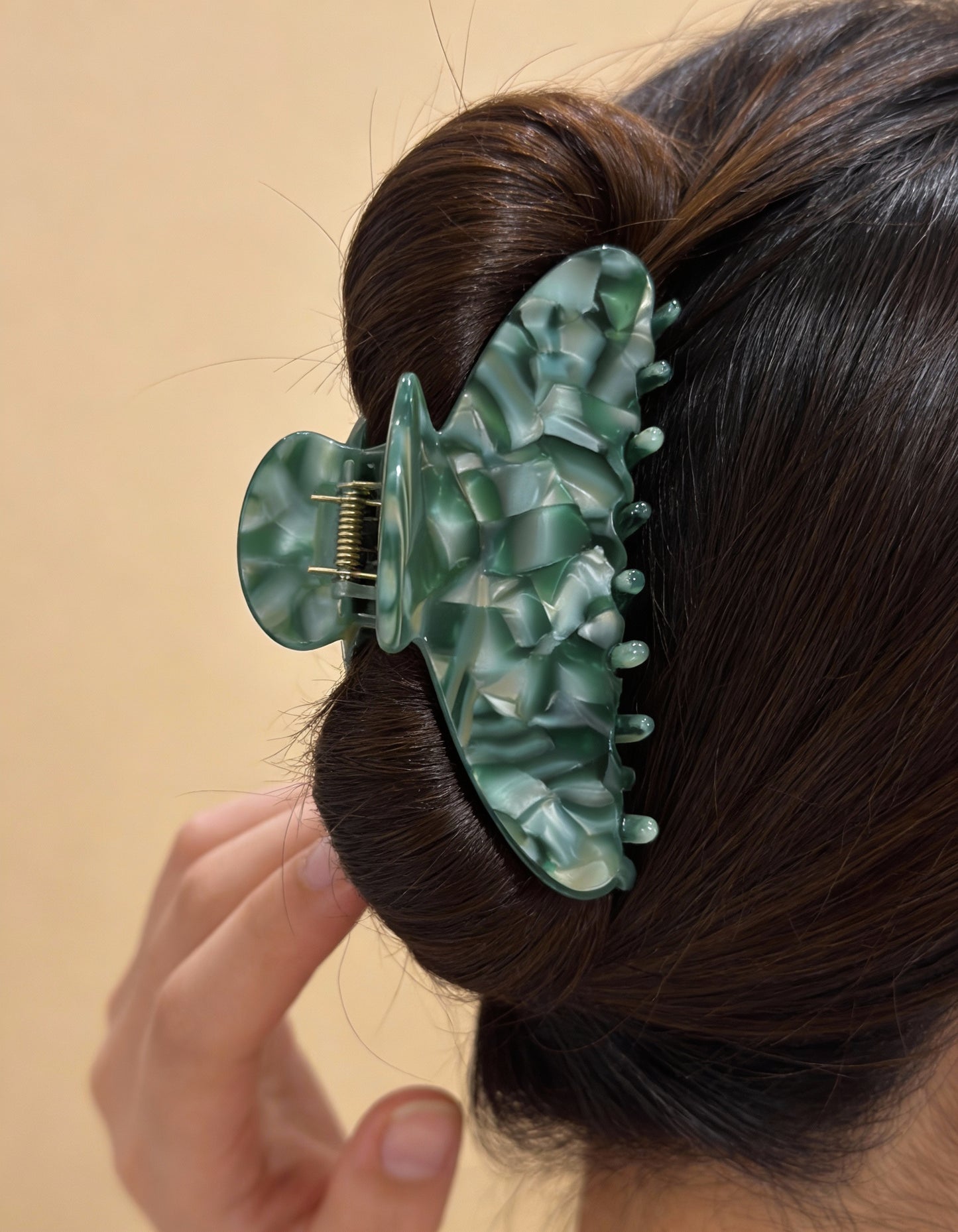 Mocha Swirl Hair Claw