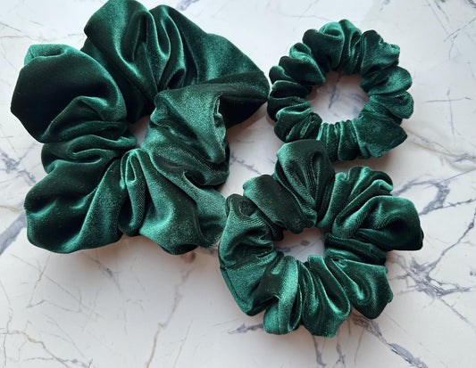 Why Velvet Scrunchies Are the Perfect Finishing Touch for Your Fall Outfit