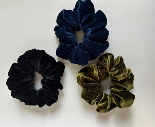 Velvet Scrunchie Set/Free Gift/VSCO/Hair Ties/Bun Holder/Strong Grip/Hair Accessories/ Velour/Oversized/Soft Hair/Black Owned/Discounted