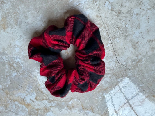 Tyra Buffalo Check Plaid Scrunchie